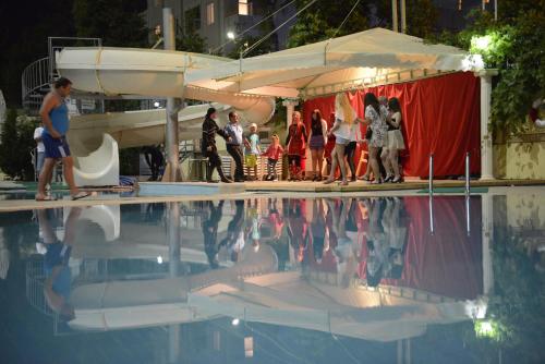 Monte Carlo Hotel - image 3
