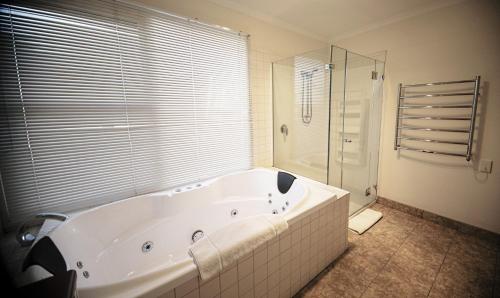 ريفيل بووت هاوزيز