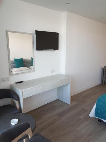 Melini Hotel Suites image 22