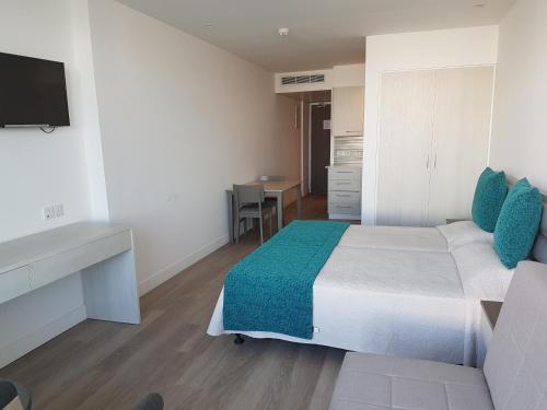 Melini Hotel Suites - image 3