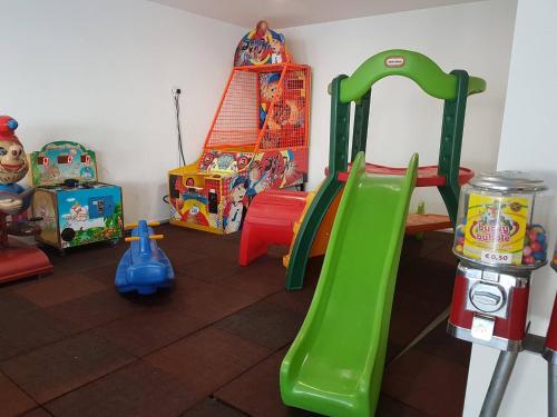 Melini Hotel Suites - image 12