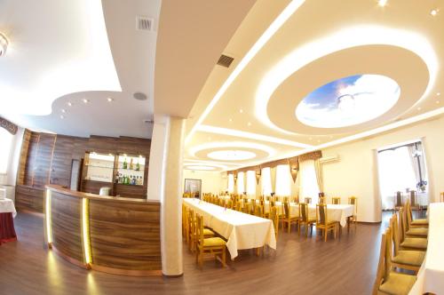 Restaurant, Maraton in Lubenia