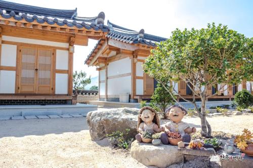 Hanok 1st Street - image 4