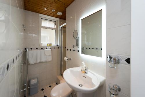 Adria Hotel - image 12
