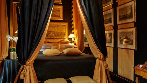 106254823 Blakes Hotel