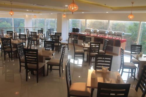 Restaurant, Namira Syariah Hotel Surabaya near Masjid Nasional Al Akbar Surabaya