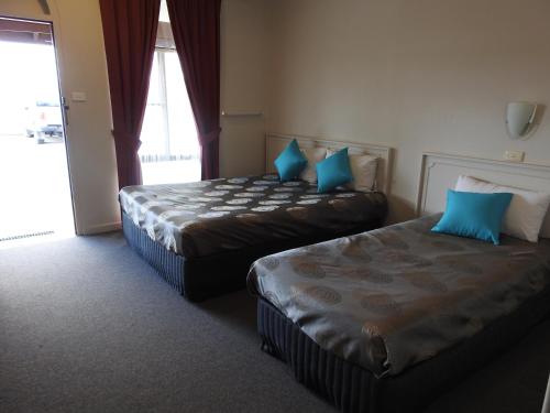 1 double bed