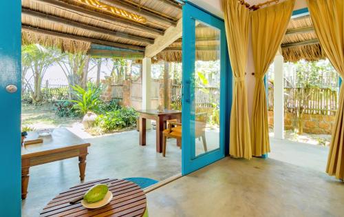 Bungalow with Sea View image 4