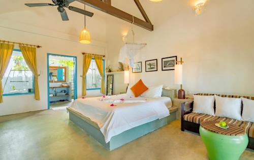 Bungalow with Sea View image 3