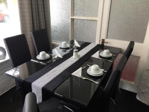 Four Seasons Guest House - image 10