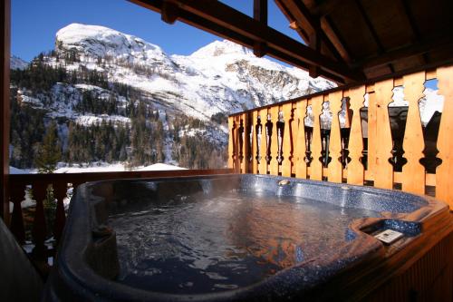 Chalet Isabella by Chalet Chardons - Tignes