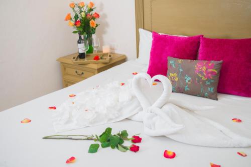 King Room image 6