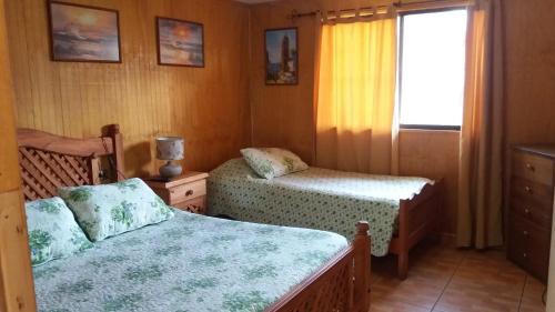 2 twin beds