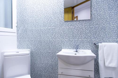 MD Vila Barbera Apartment Center - image 4