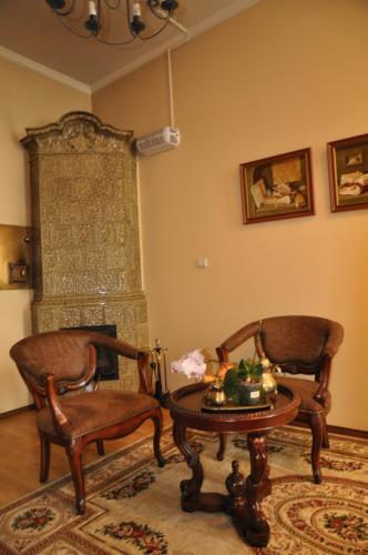 Shelfort Hotel - image 2