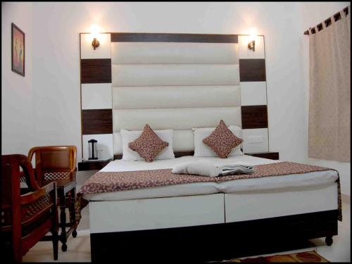 room detail thumbnail 0