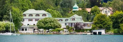 Strandhotel Kärntnerhof in Pörtschach am Wörthersee, Österreich