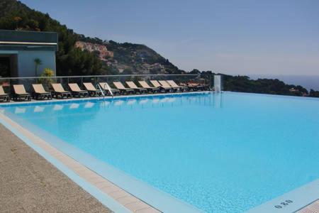 Appt 5 personnes vue mer piscine Costa Plana Cap d'Ail Monaco