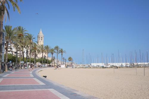 Love Sitges & Beach