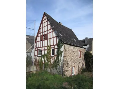 Schräges Haus in Treis-Karden, Deutschland