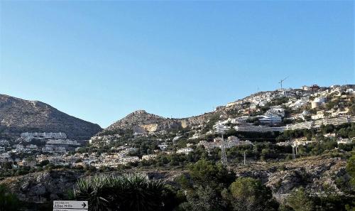Three-Bedroom Townhouse room in Altea Olivos G