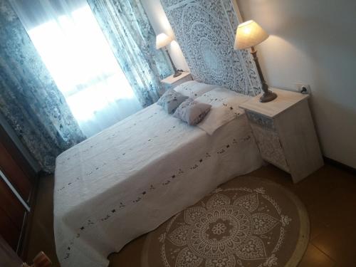 Lydia's Apartment with Castle View - image 3