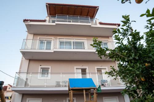 Vanessa's Rooms & Apartments - image 5