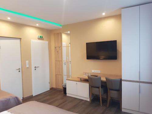Hotel Haus Büderich (Meerbusch) from £88 | lastminute.com