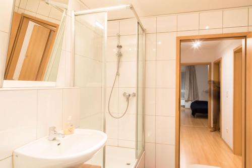 3 bedroom house with 2 bathrooms in Dusseldorf - Haus mit 3 Schlafzimmer 2 Badezimmer in Düsseldorf, Düsseldorf (Foto 10)