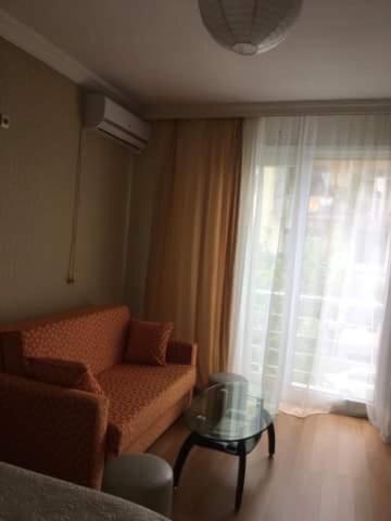 Nina's Apartment On Gorgasali