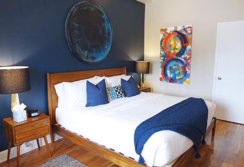 Photo 0 The Box House Hotel