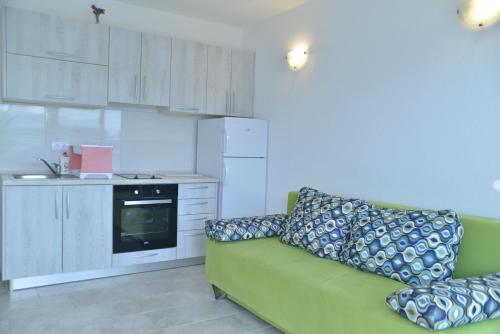 Franovic Apartments - image 2