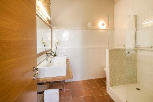Apartment with Terrace image 10