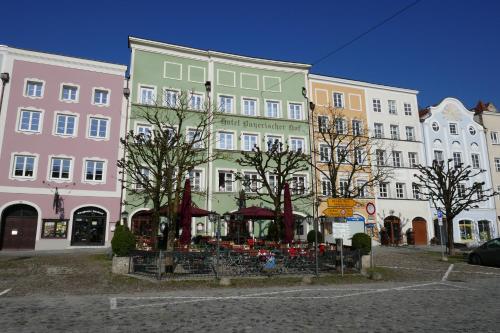 B&B Burghausen - Bayerischer Hof - Bed and Breakfast Burghausen