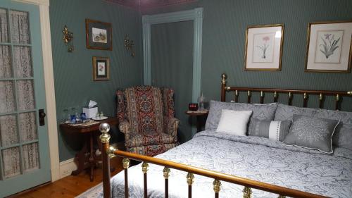 Holidae House Bed & Breakfast