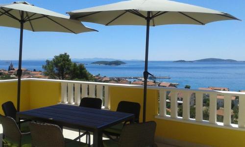 Apartments with a parking space Orebic Peljesac - 13763 Orebić