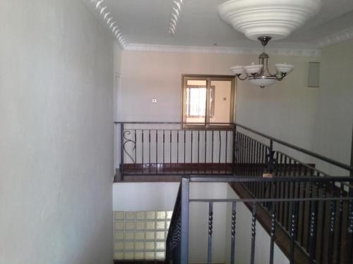 Rose Villa – Tema