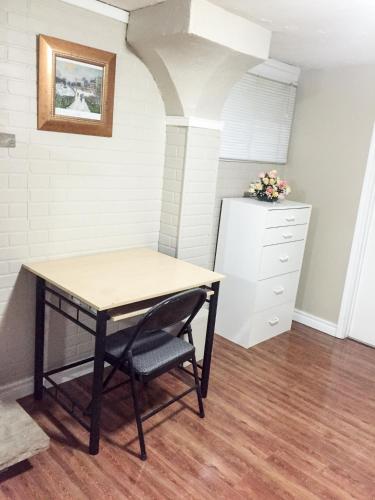 

SW Oakville Apartment