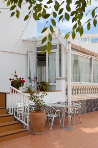 Garden, Hotel Montana by Bossh! Hotels in Roses