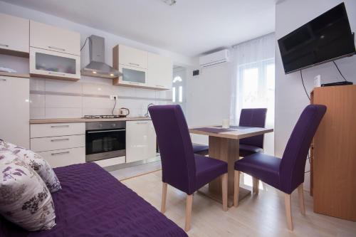  Apartment Duje in Ražanj