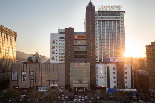 The Center Hotel Weihai photo 3