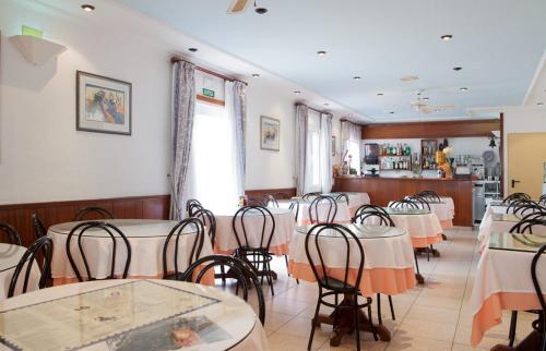 Restaurant, Hotel Montana by Bossh! Hotels in Roses