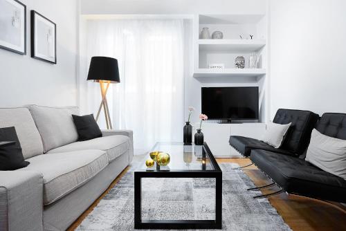 Lux Central Apt at Kolonaki, Афины