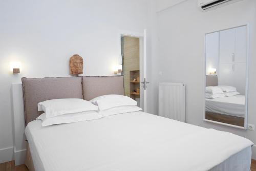 Lux Central Apt at Kolonaki Area - image 5
