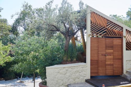 Lux Central Apt at Kolonaki Area - image 2