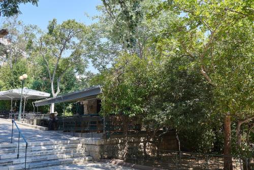 Lux Central Apt at Kolonaki Area - image 9