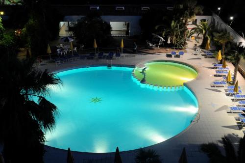 Book Hotels Near Lido La Vela Baia Domizia With Good Deals Triphobo Marina Club Hotel