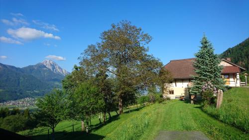  Chalets Alpin Kronhof, Ferienwohnung in Kötschach