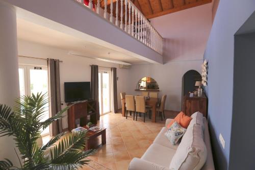 Közös társalgó / TV, Quinta do Pinheiro Manso - Holidays Villa - Marinha Beach in Lagoa e Carvoeiro