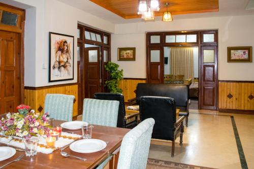 Pine Top Hotel Murree - Pakistan